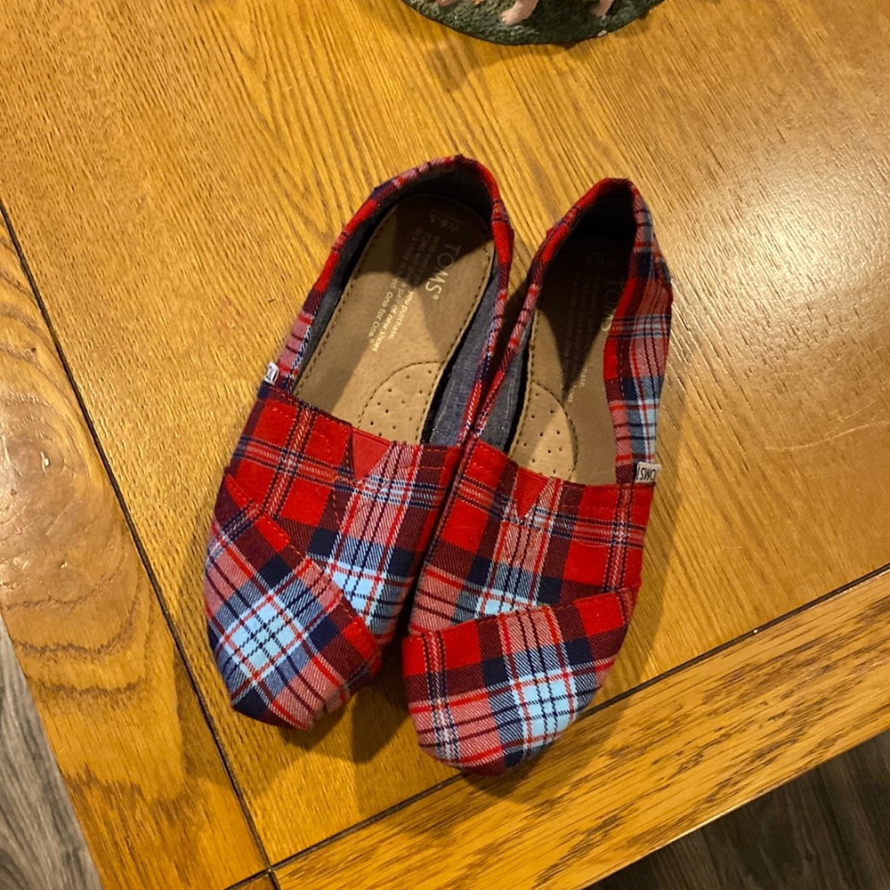 Plaid Tom’s like new flats 6.5 W